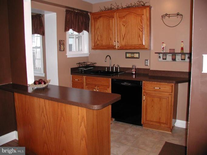 10 Eastship Road Dundalk, MD 21222 - Photo 6 of 21 Kitchen