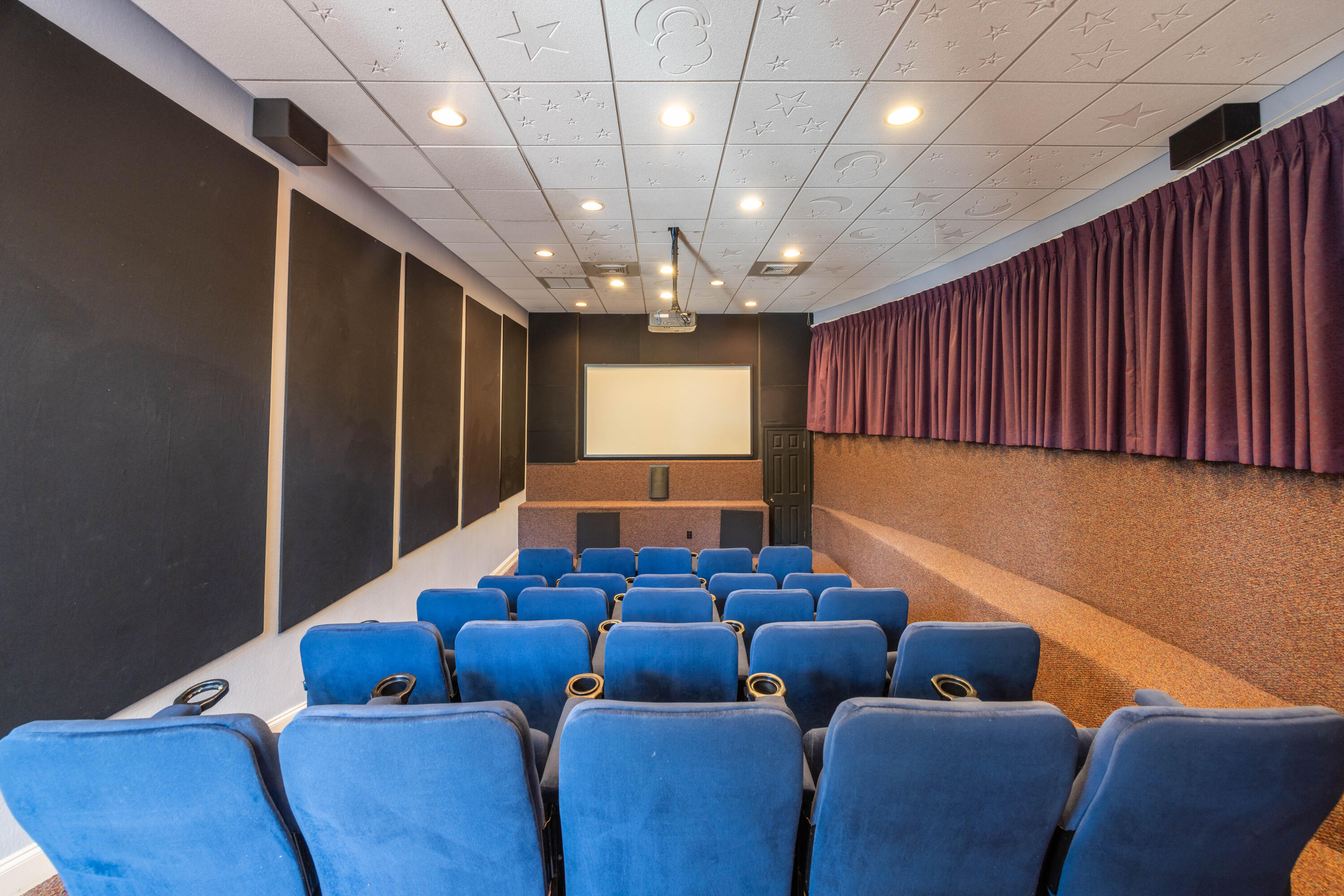4700 Rendezvous Cove Destin, FL 32541 - Photo 56 of 59 Movie Theater