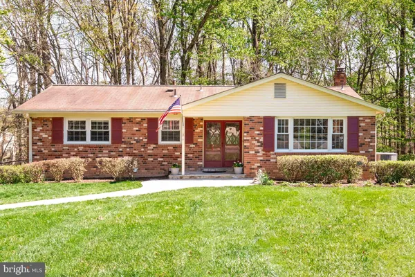 $775,000 | 8709 Powder Horn Road, Springfield, VA 22152