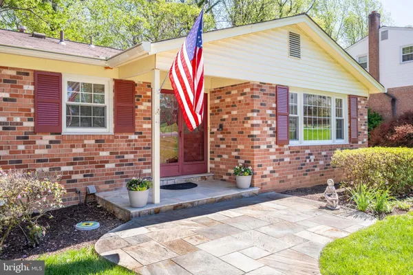 $775,000 | 8709 Powder Horn Road, Springfield, VA 22152