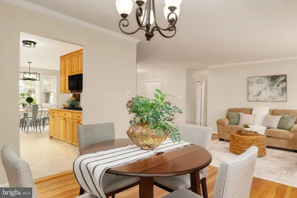 $775,000 | 8709 Powder Horn Road, Springfield, VA 22152