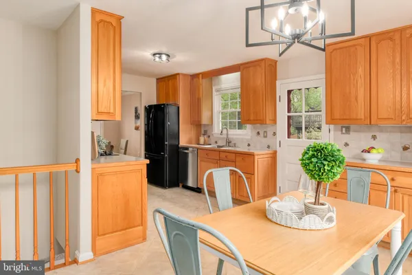 $775,000 | 8709 Powder Horn Road, Springfield, VA 22152