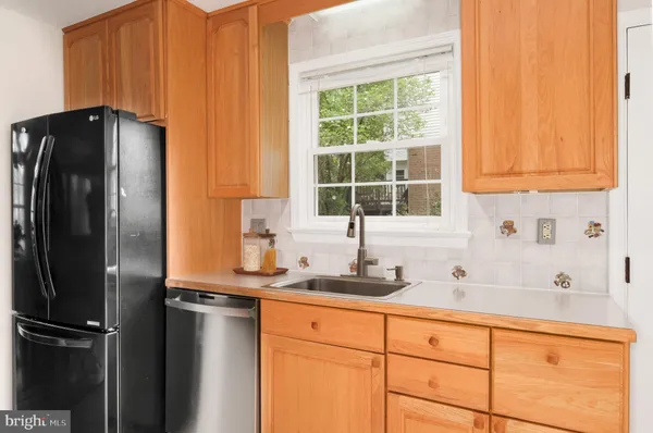 $775,000 | 8709 Powder Horn Road, Springfield, VA 22152