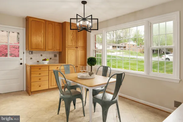 $775,000 | 8709 Powder Horn Road, Springfield, VA 22152