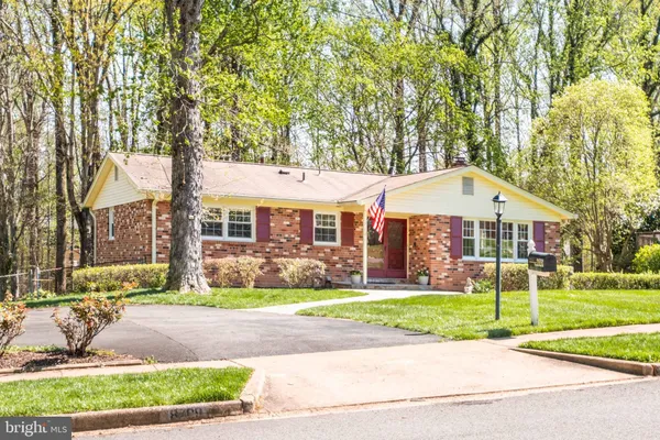 $775,000 | 8709 Powder Horn Road, Springfield, VA 22152