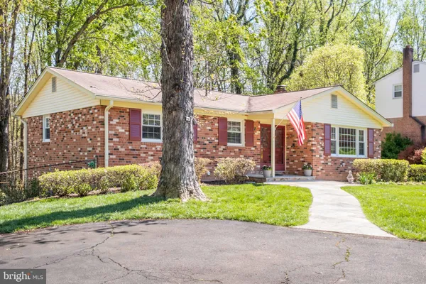 $775,000 | 8709 Powder Horn Road, Springfield, VA 22152