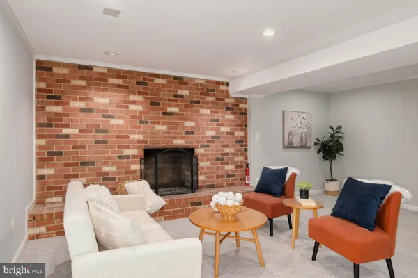 $775,000 | 8709 Powder Horn Road, Springfield, VA 22152