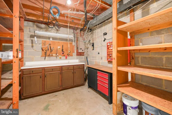 $775,000 | 8709 Powder Horn Road, Springfield, VA 22152