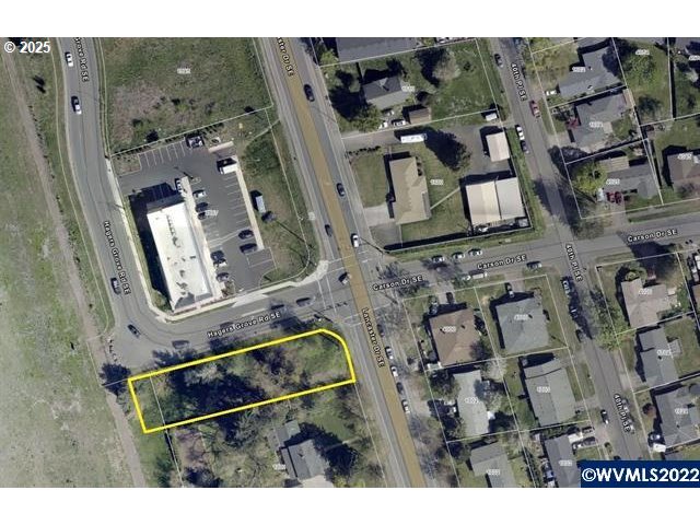 Lancaster Salem, OR 97317 - Photo 2 of 5 a picture of a room that has painting on it