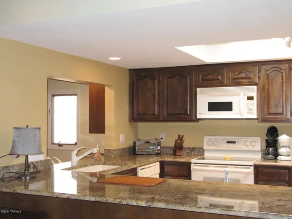 $2,500 | 5602 North Camino Del Sol, Tucson, AZ 85718