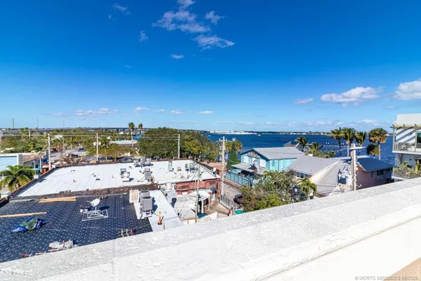 $4,000 | 47 Southwest Osceola Street, Unit UN206, Stuart, FL 34994