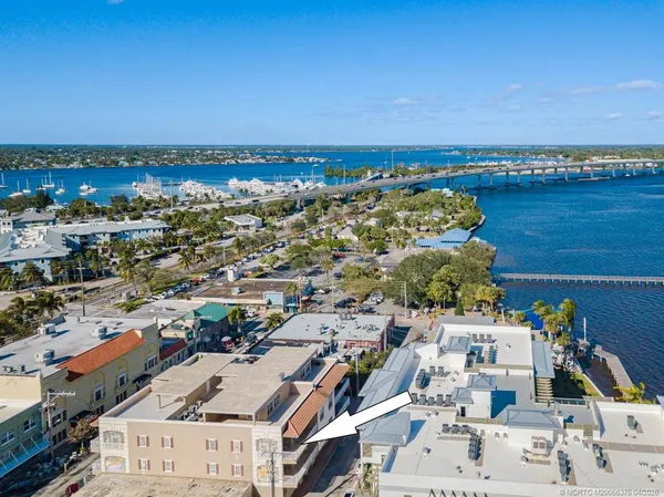 $4,000 | 47 Southwest Osceola Street, Unit UN206, Stuart, FL 34994