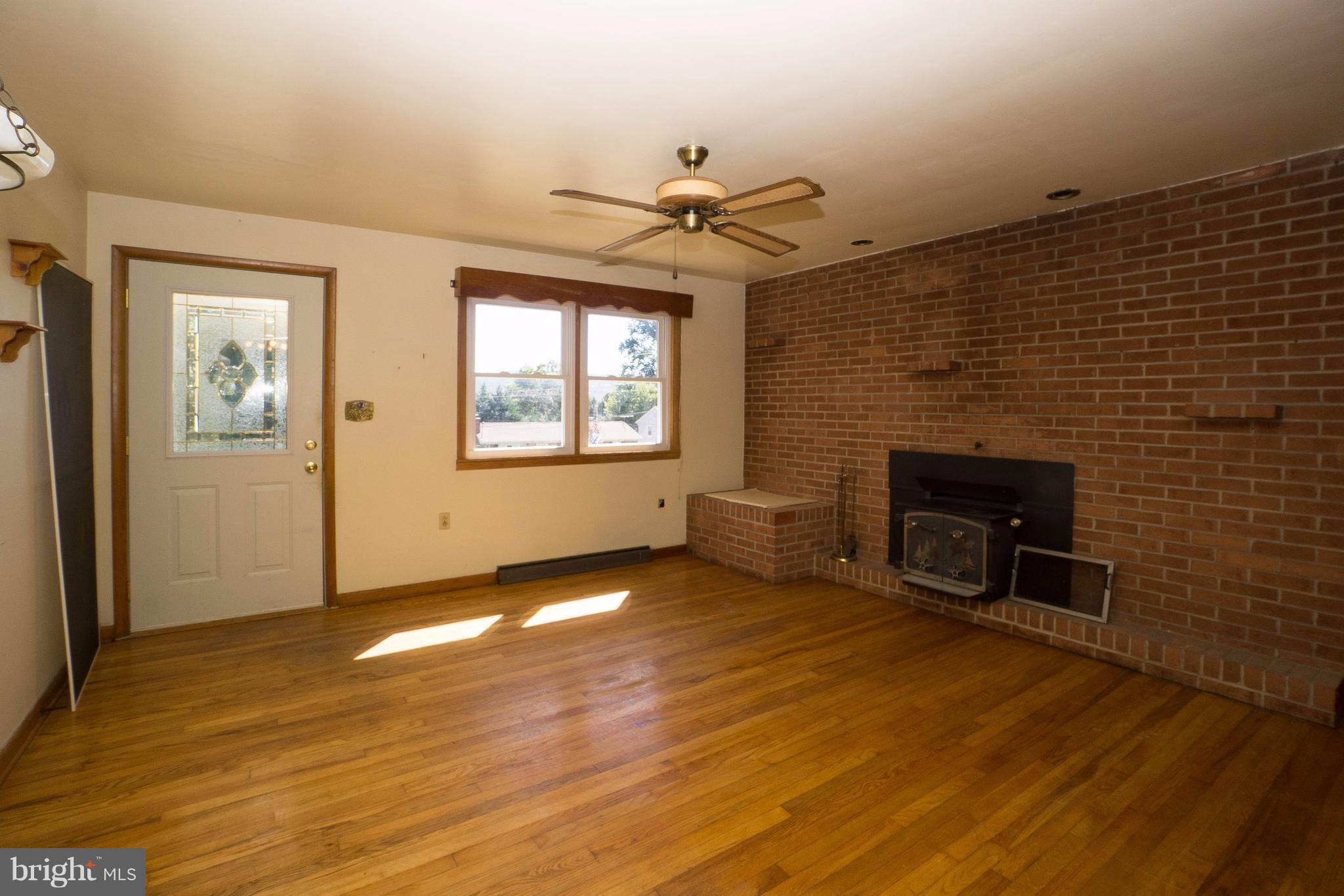 61 Spring Street Harpers Ferry, WV 25425 - Photo 2 of 18 Family Room