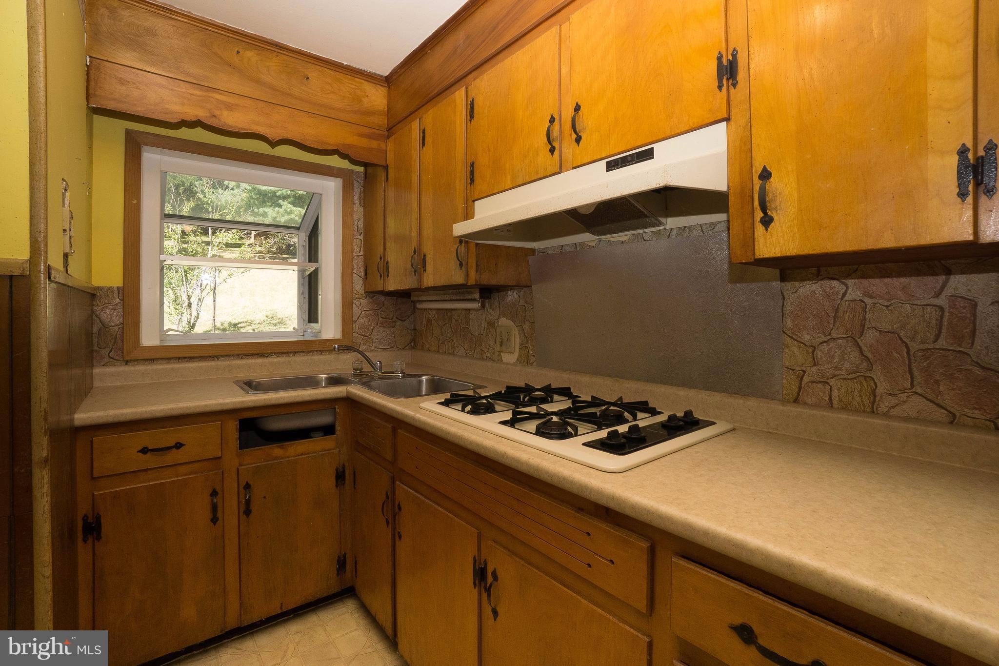 61 Spring Street Harpers Ferry, WV 25425 - Photo 6 of 18 Kitchen