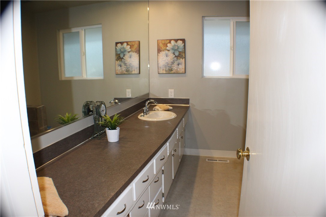 2131 Cascade Way Longview, WA 98632 - Photo 17 of 25 Gallery Image 17