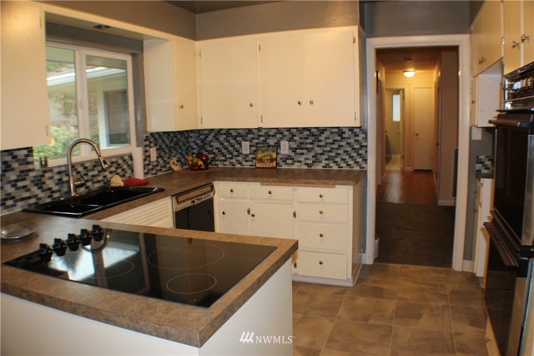 2131 Cascade Way Longview, WA 98632 - Photo 3 of 25 Gallery Image 3