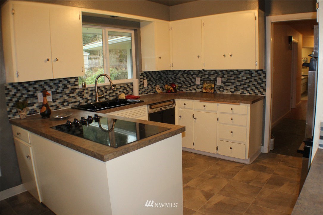 2131 Cascade Way Longview, WA 98632 - Photo 4 of 25 Gallery Image 4