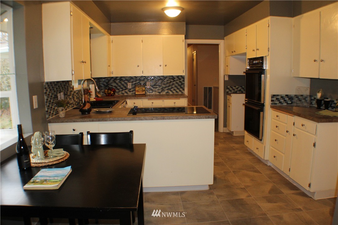 2131 Cascade Way Longview, WA 98632 - Photo 5 of 25 Gallery Image 5