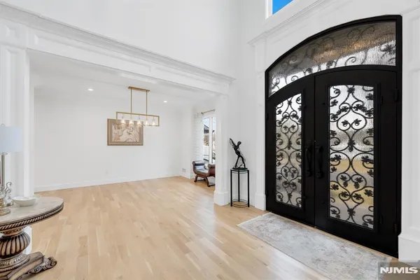 $2,295,000 | 495 Wilson Avenue, Paramus, NJ 07652