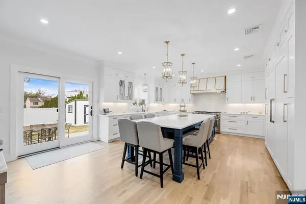 $2,295,000 | 495 Wilson Avenue, Paramus, NJ 07652