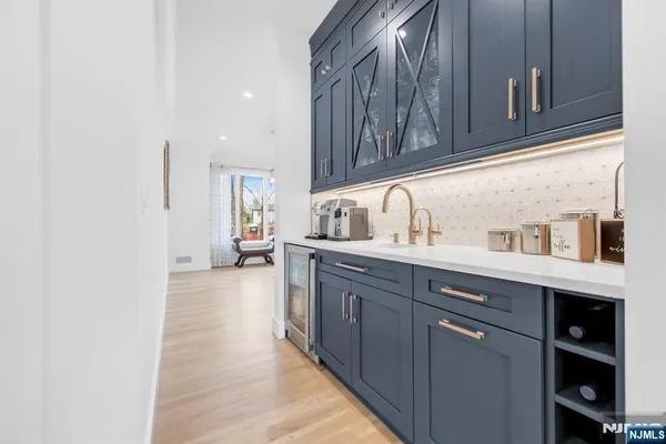 $2,295,000 | 495 Wilson Avenue, Paramus, NJ 07652