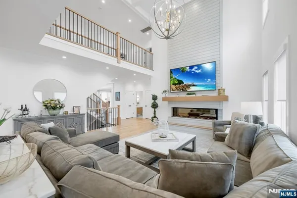 $2,295,000 | 495 Wilson Avenue, Paramus, NJ 07652