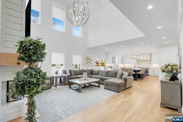 $2,295,000 | 495 Wilson Avenue, Paramus, NJ 07652