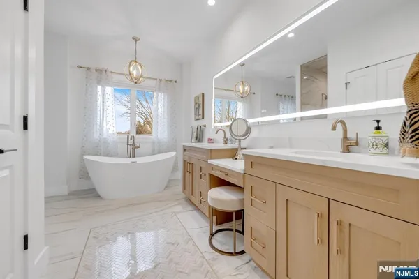 $2,295,000 | 495 Wilson Avenue, Paramus, NJ 07652