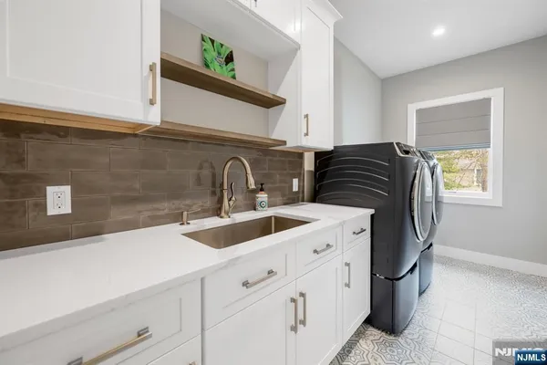 $2,295,000 | 495 Wilson Avenue, Paramus, NJ 07652