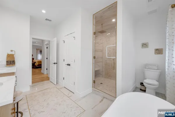 $2,295,000 | 495 Wilson Avenue, Paramus, NJ 07652