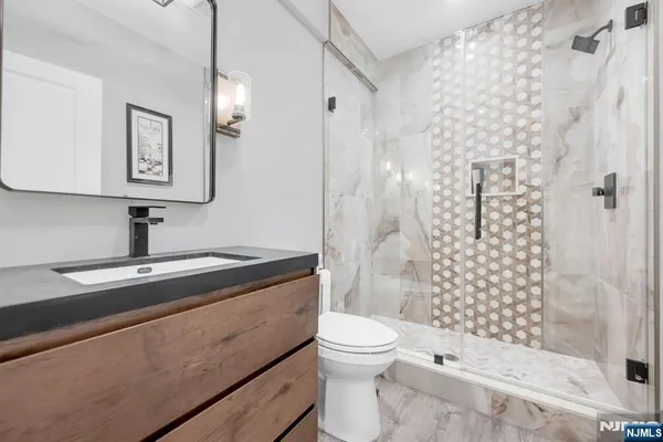 $2,295,000 | 495 Wilson Avenue, Paramus, NJ 07652