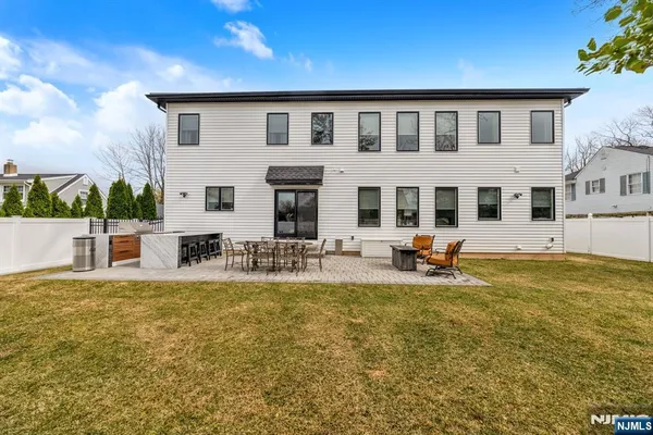 $2,295,000 | 495 Wilson Avenue, Paramus, NJ 07652