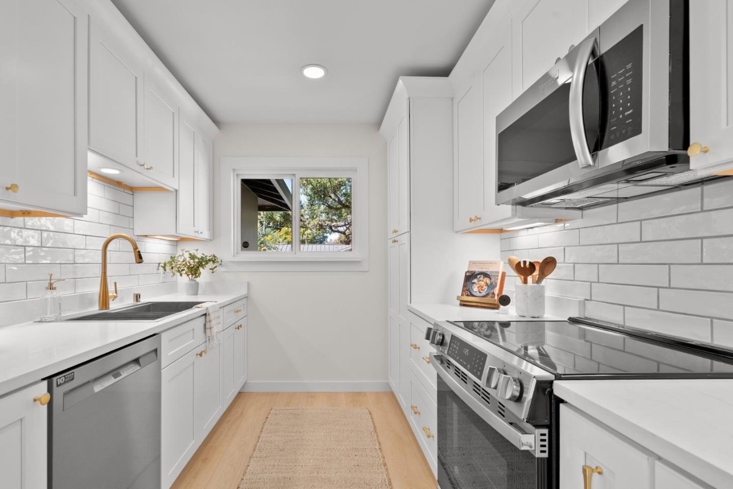 106 Wesley Street Capitola, CA 95010 - Photo 17 of 44