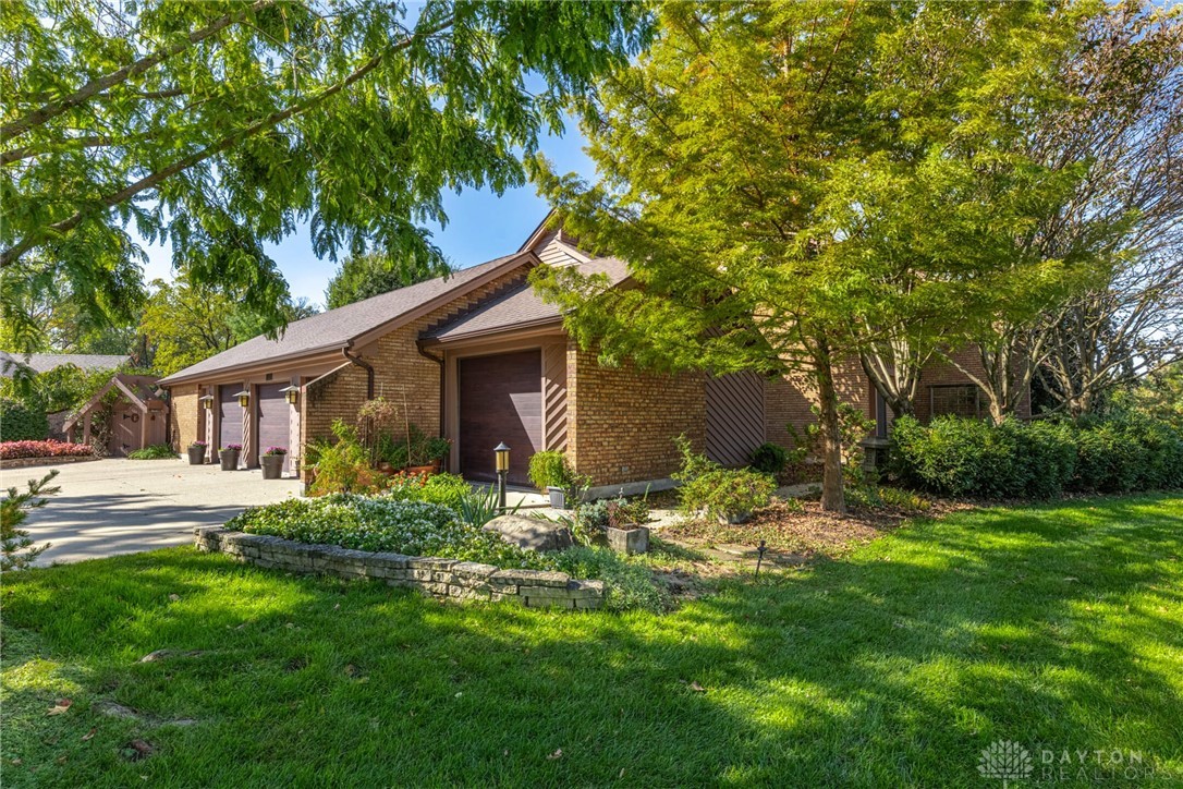4951 Walnut Walk Kettering, OH 45429 - Photo 2 of 91