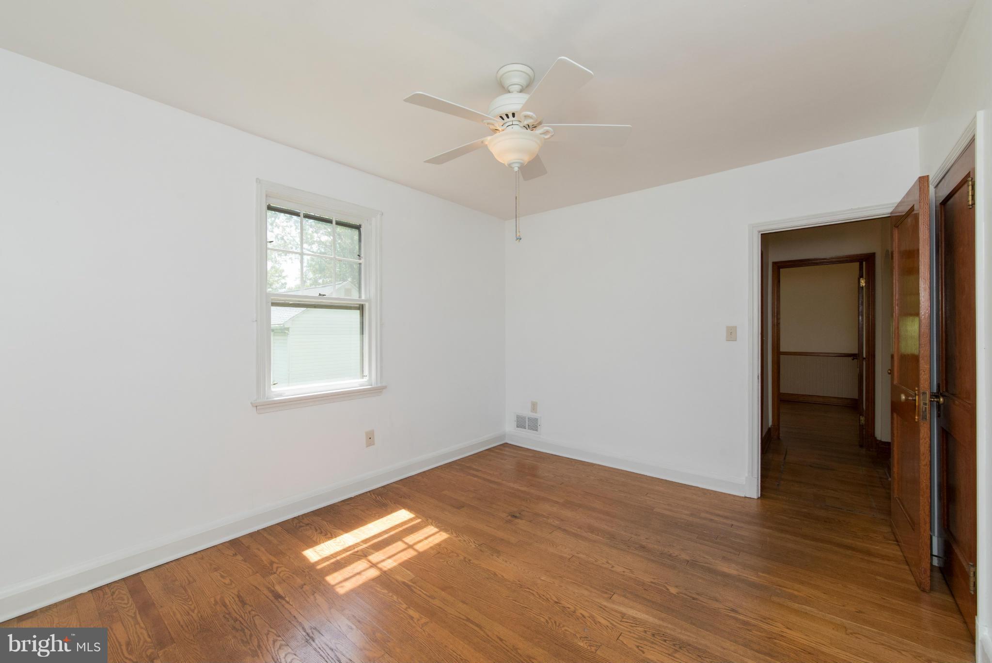 1926 Robinwood Road Baltimore, MD 21222 - Photo 20 of 30 2nd Bedroom