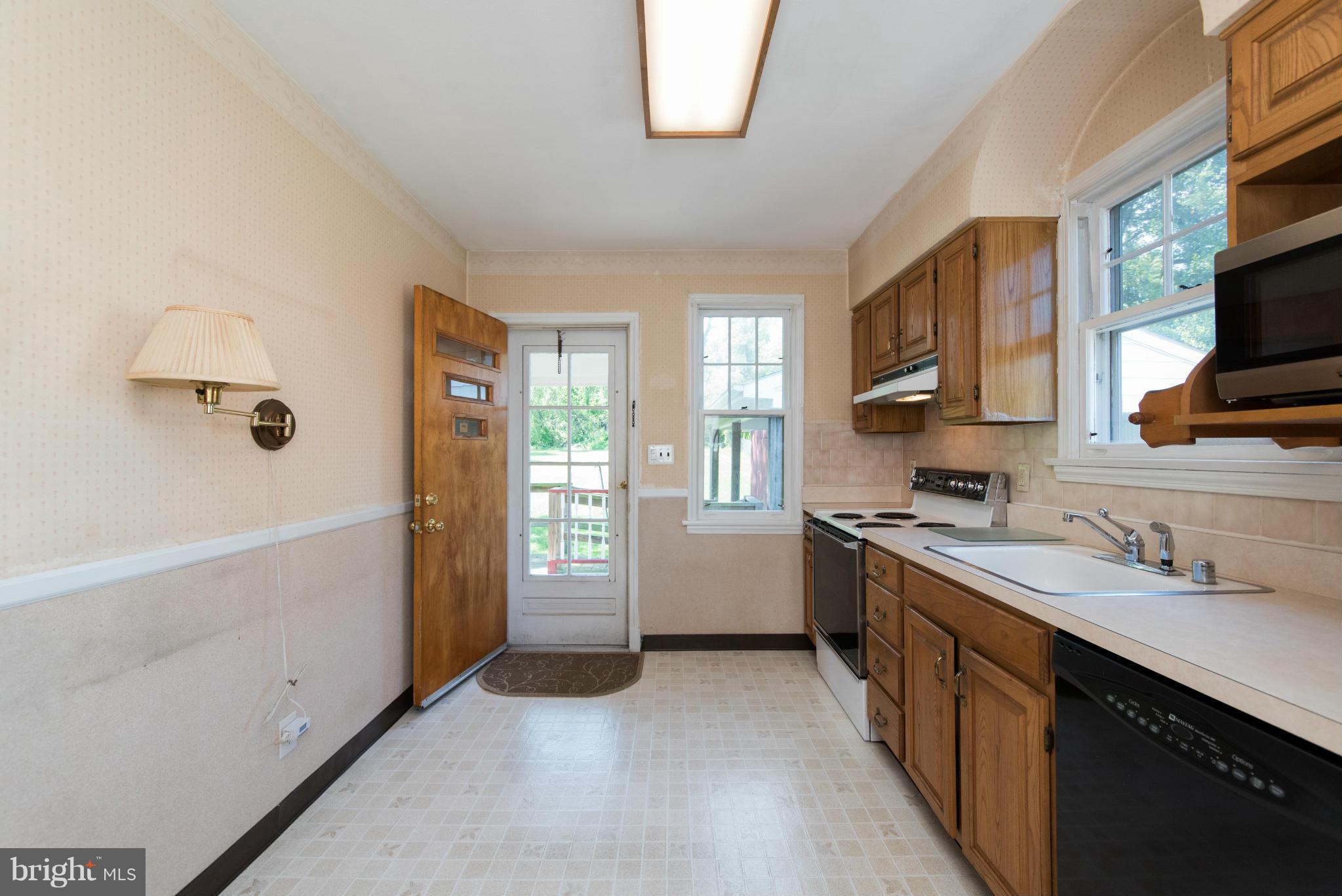 1926 Robinwood Road Baltimore, MD 21222 - Photo 10 of 30 Kitchen