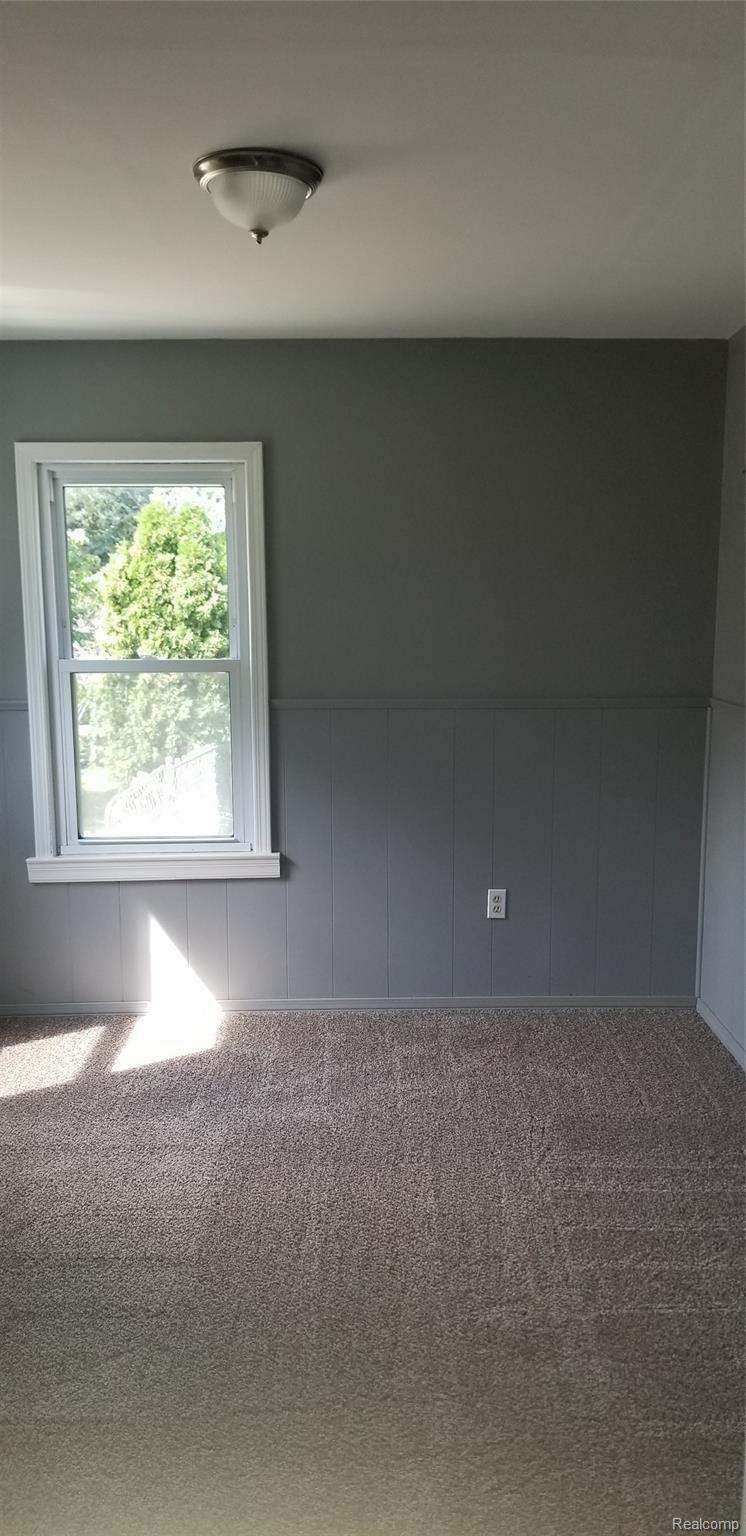 32160 Ruehle Avenue Warren, MI 48093 - Photo 18 of 23 20190813_154404.jpg