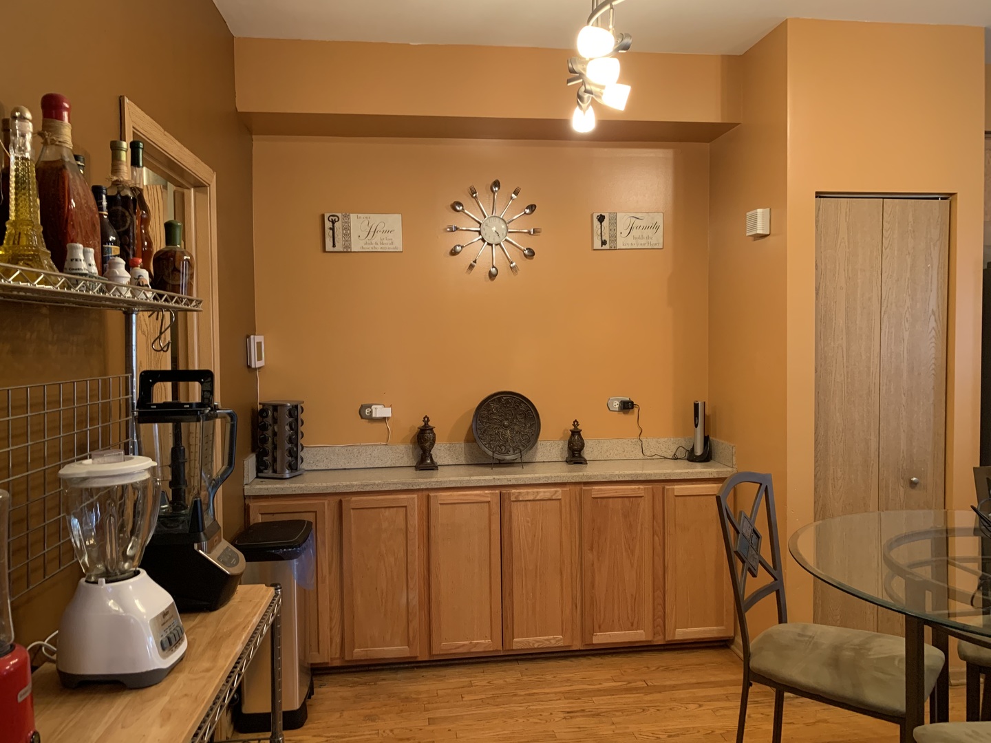 21211 Gray Hawk Drive Matteson, IL 60443 - Photo 16 of 36 a bathroom with a sink and a mirror