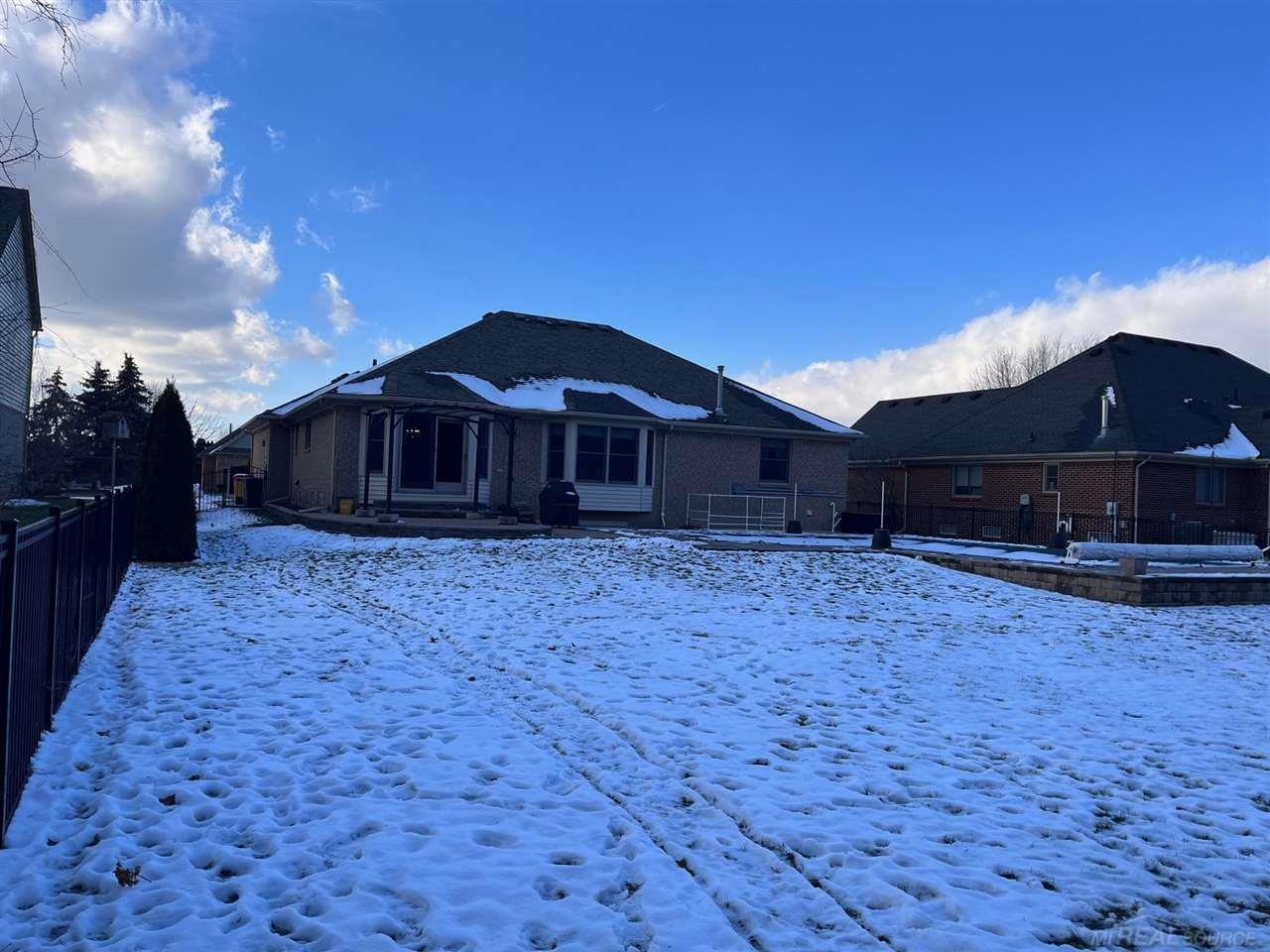 52154 Boland Road New Baltimore, MI 48047 - Photo 3 of 33 50064098-2.JPG