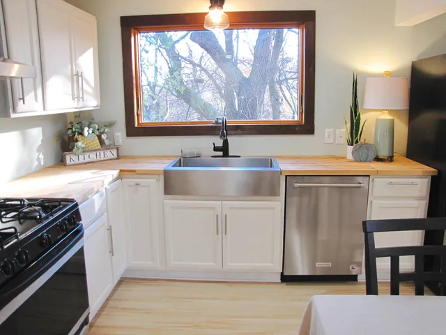 $399,900 | 10168 North Edgewood Shores Road, Edgerton, WI 53534