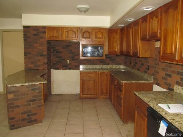 8253 McCandlish Road Grand Blanc, MI 48439 - Photo 12 of 32 IMG_3282 (Small).JPG