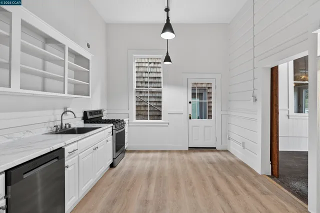 $835,000 | 725 Loring Avenue, Crockett, CA 94525