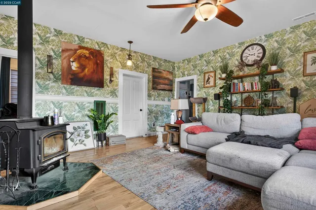 $835,000 | 725 Loring Avenue, Crockett, CA 94525