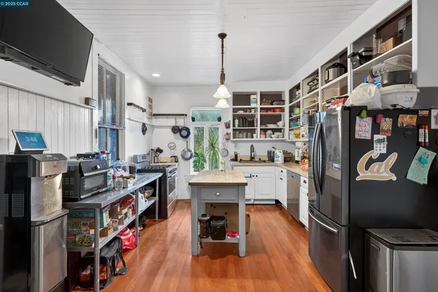 $835,000 | 725 Loring Avenue, Crockett, CA 94525