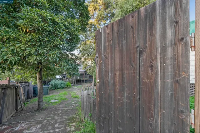 $835,000 | 725 Loring Avenue, Crockett, CA 94525