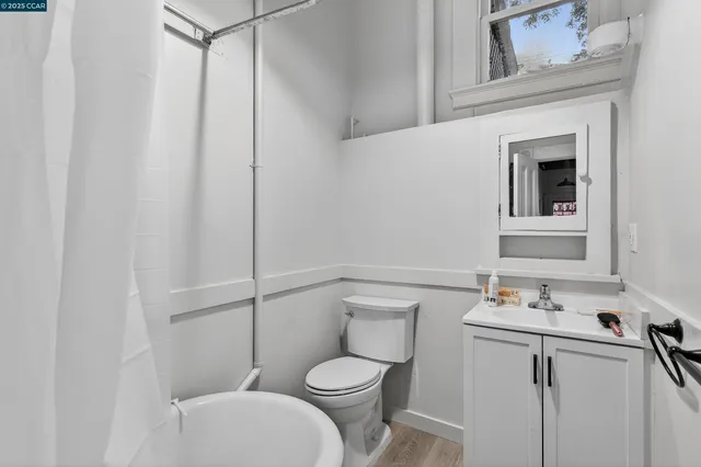 $835,000 | 725 Loring Avenue, Crockett, CA 94525