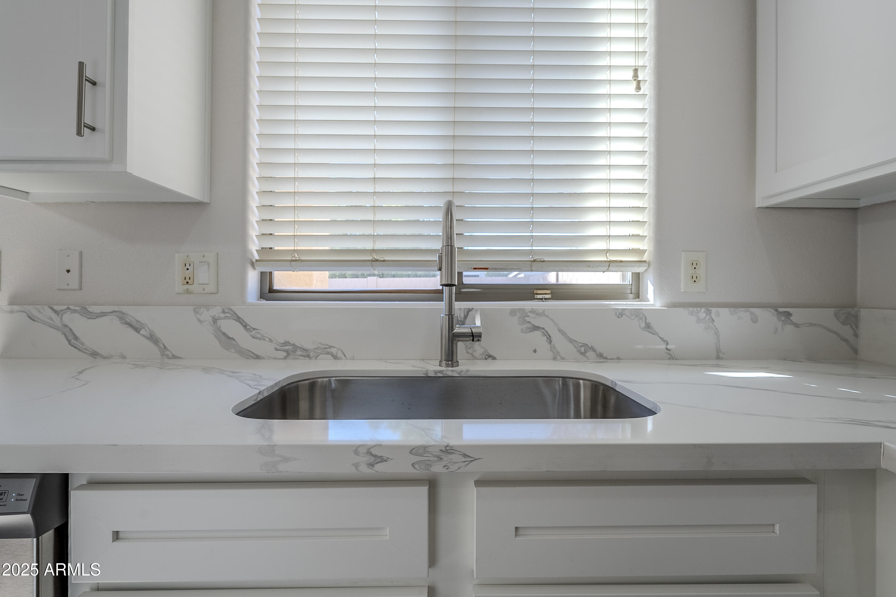 4320 South Rim Court Gilbert, AZ 85297 - Photo 12 of 33 Gallery Image 12