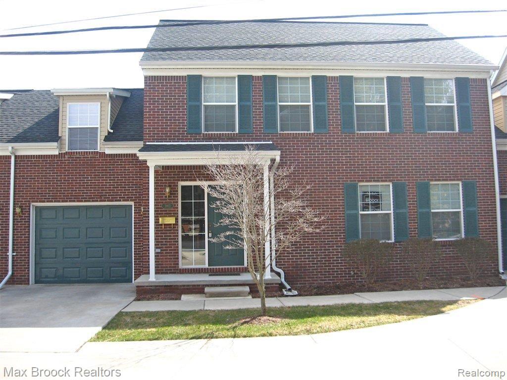 3813 Rochester.jpg