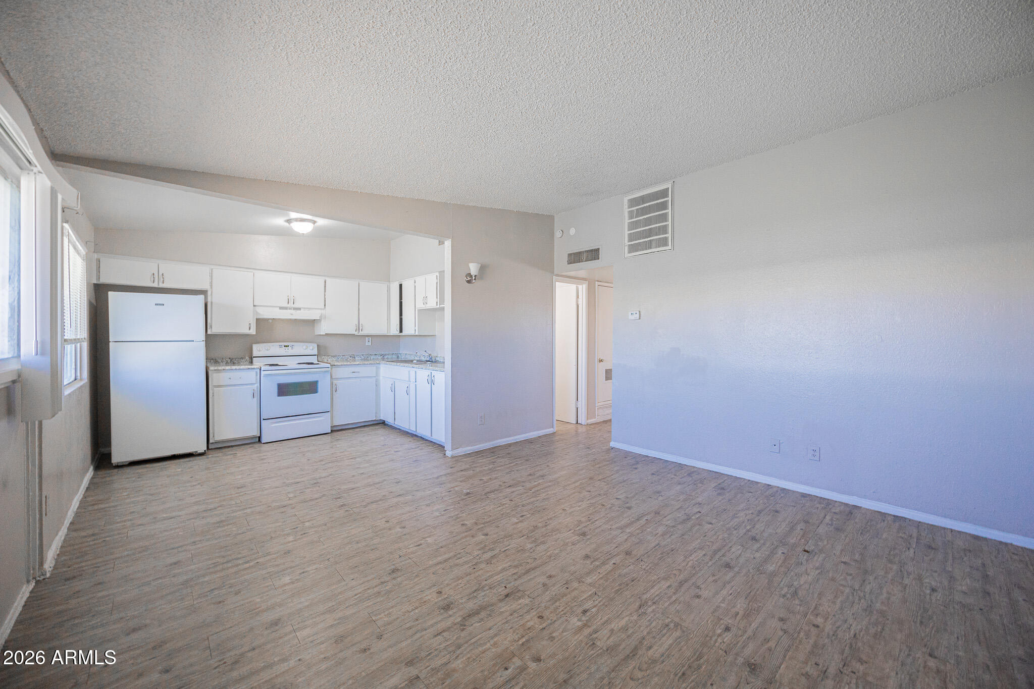 2123 West Devonshire Avenue, Unit 9 Phoenix, AZ 85015 - Photo 2 of 12 B33A6997