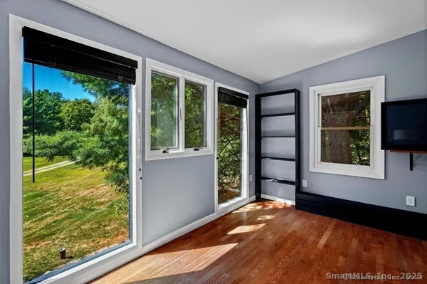 $975,000 | 564 Hubbard Road, Killingly, CT 06239